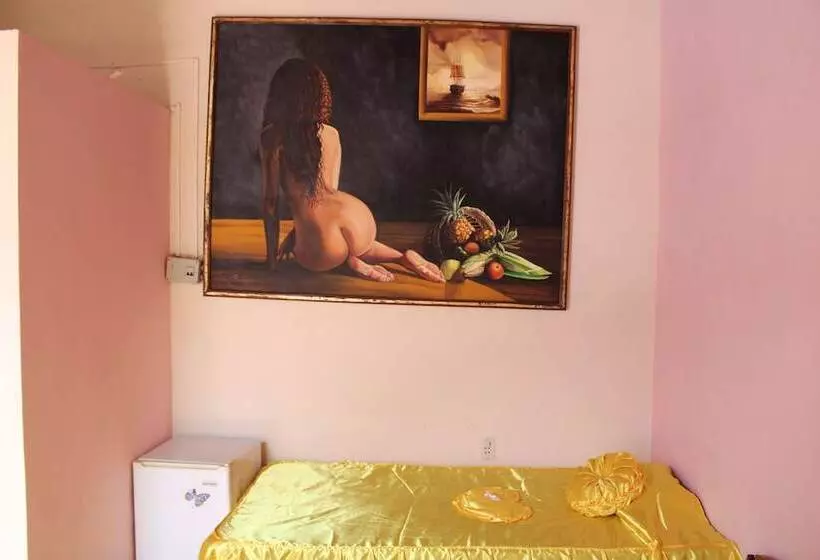 ペンション Hostal Chez Vous