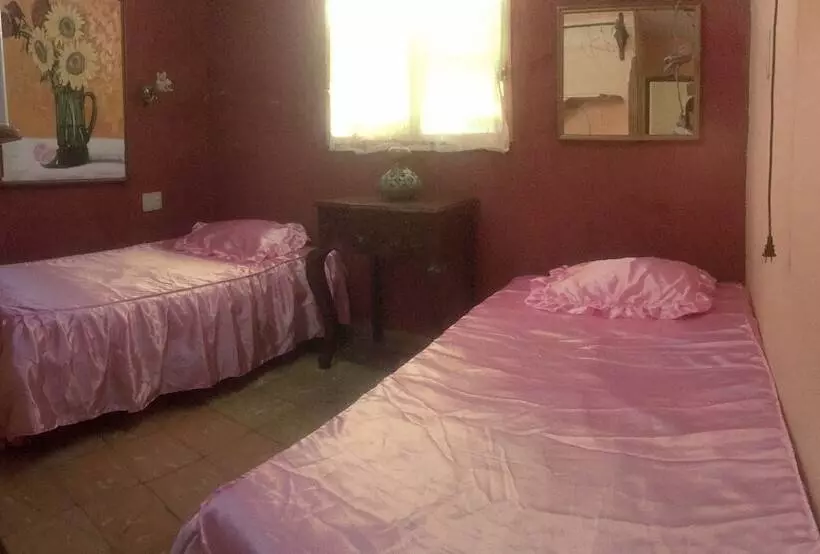 ペンション Hostal Chez Vous