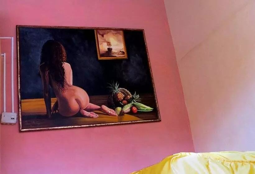 ペンション Hostal Chez Vous