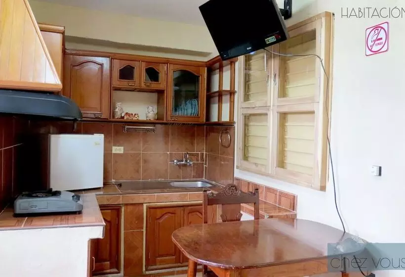 ペンション Hostal Chez Vous