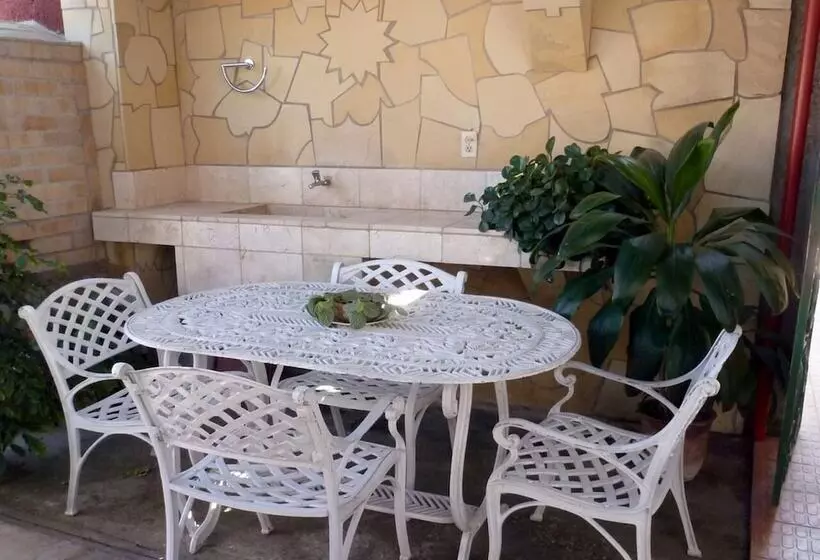 ペンション Hostal Casa Nilson  Baracoa