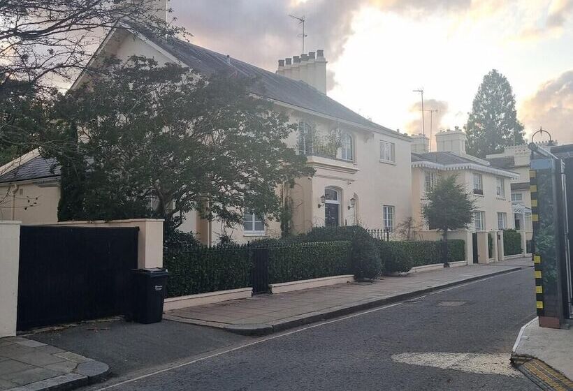 اقامتگاه Park Village Luxury House   Central London