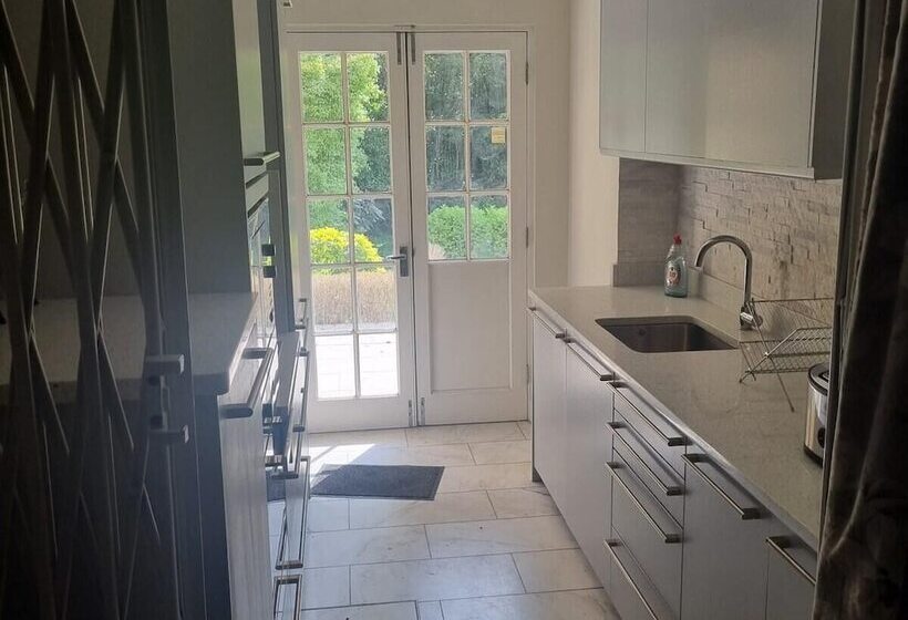 اقامتگاه Park Village Luxury House   Central London