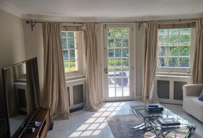 اقامتگاه Park Village Luxury House   Central London