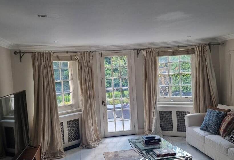 اقامتگاه Park Village Luxury House   Central London