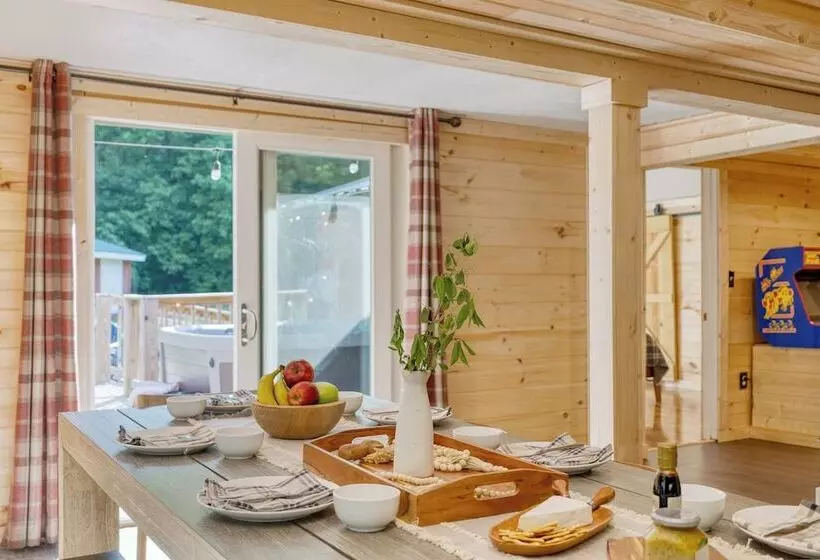 The Rustic Cottage By Avantstay Hot Tub, Fire Pit, Pool Table 5mins To Town