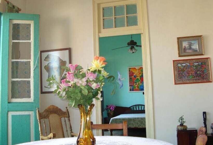 تختخواب و صبحانه Sarita Rooms