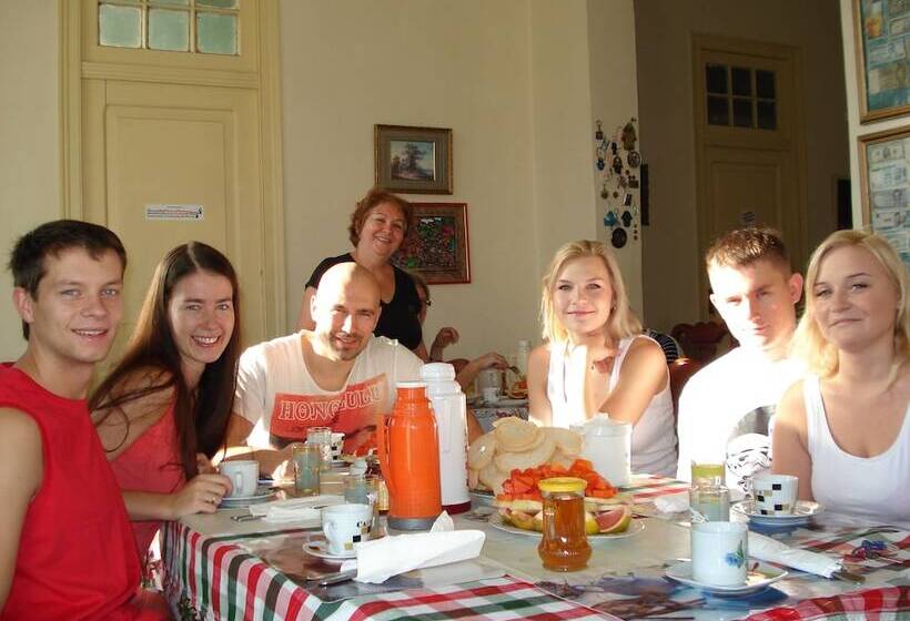 تختخواب و صبحانه Sarita Rooms