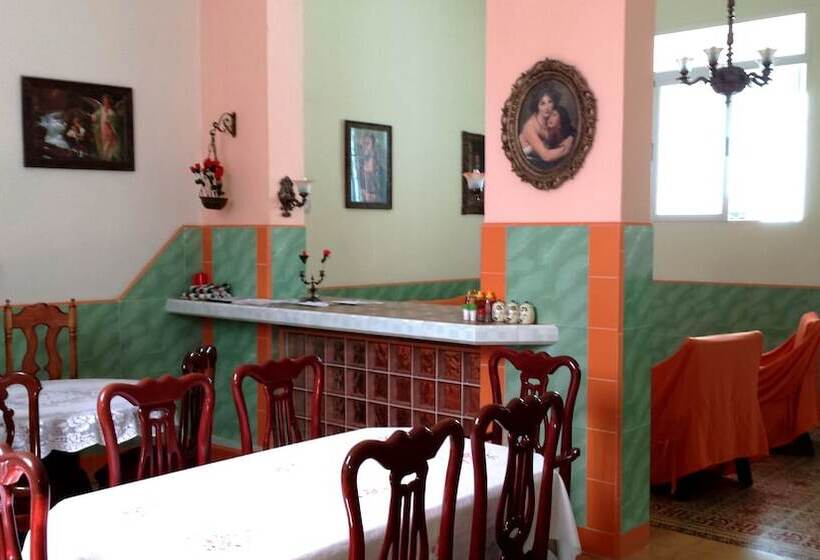 تختخواب و صبحانه Sarita Rooms