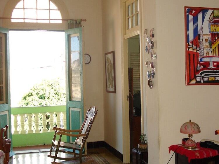 تختخواب و صبحانه Sarita Rooms