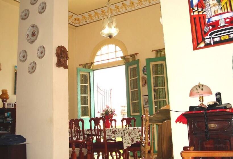 تختخواب و صبحانه Sarita Rooms