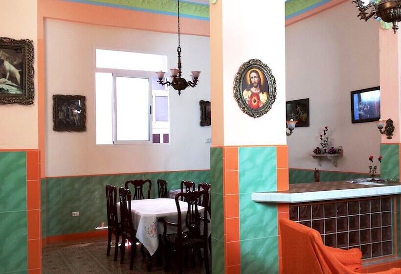 تختخواب و صبحانه Sarita Rooms