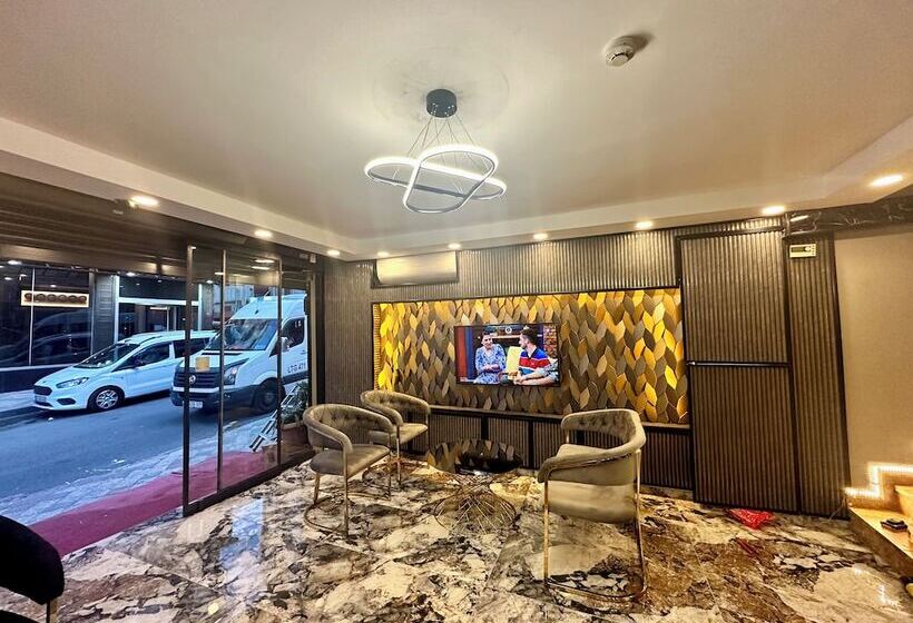 Hotel Crowned Exclusive