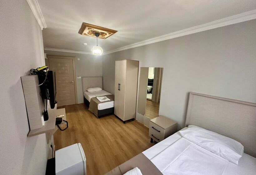 Hotel Crowned Exclusive