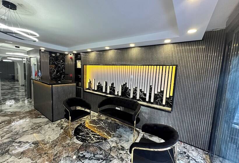 Hotel Crowned Exclusive