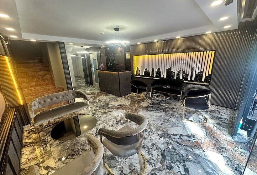 Hotel Crowned Exclusive