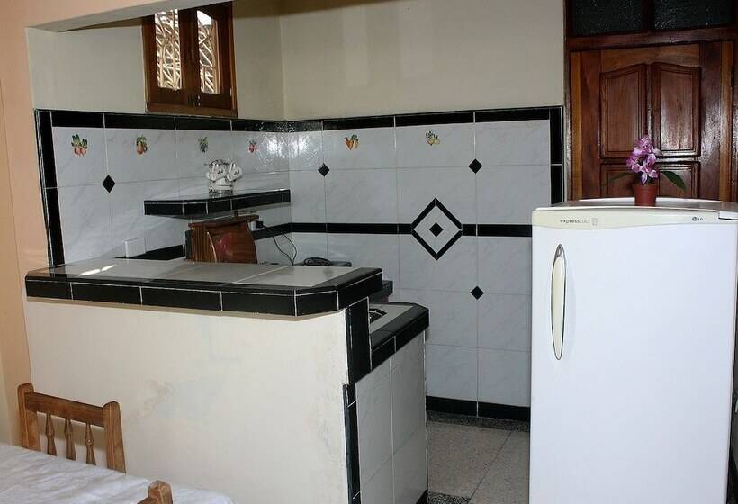 پانسیون Hostal Villa Selva   Holguin