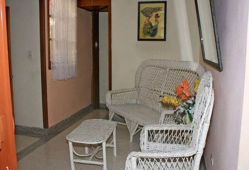 ペンション Hostal Villa Selva   Holguin