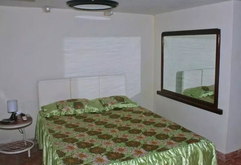ペンション Hostal Villa Selva   Holguin