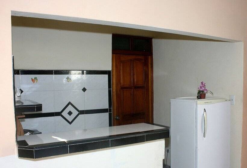 پانسیون Hostal Villa Selva   Holguin