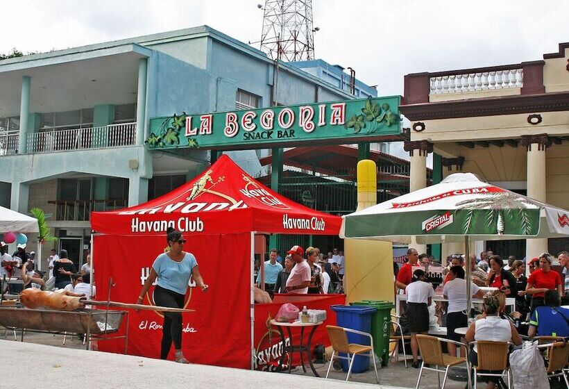 پانسیون Hostal Villa Selva   Holguin