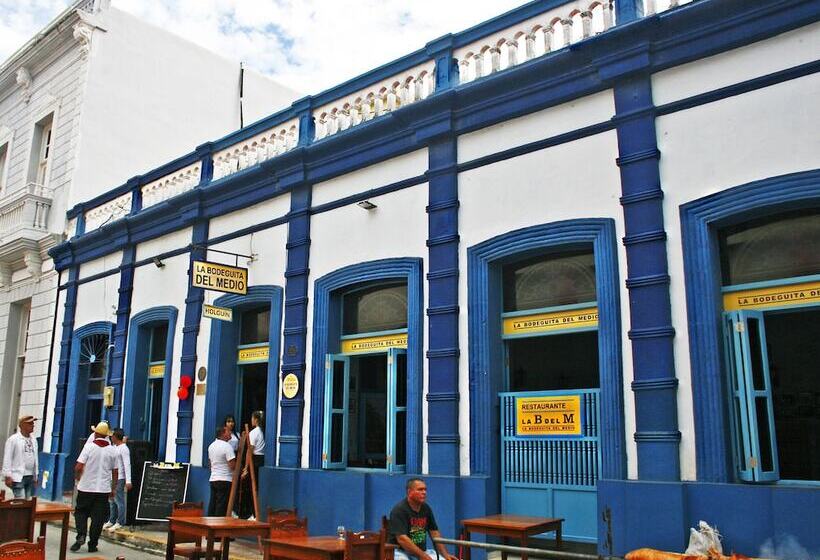 پانسیون Hostal Villa Selva   Holguin