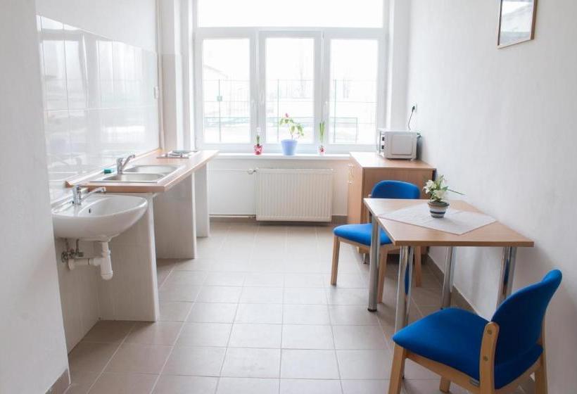 Schronisko šd Urbánkova 2