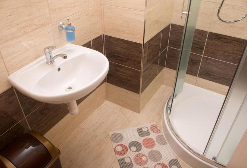 Schronisko šd Urbánkova 2