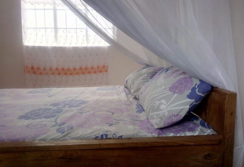 Bed and Breakfast Nyumbani Rest House