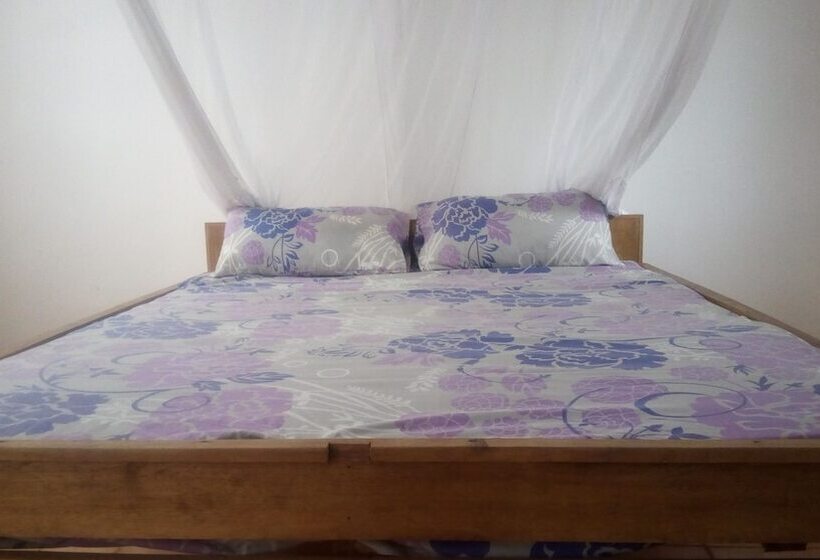 Bed and Breakfast Nyumbani Rest House