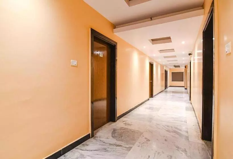 Fabhotel Shivani International