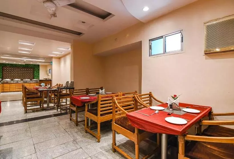 Fabhotel Shivani International