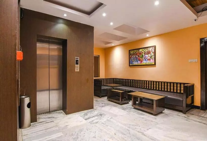 Fabhotel Shivani International