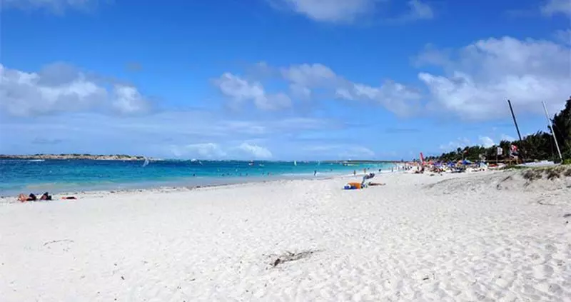 هتل Blue Bay Beach