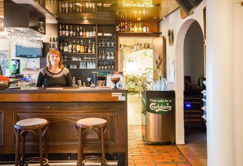 בית מלון כפרי Li Ravintola Gasthaus Lohja