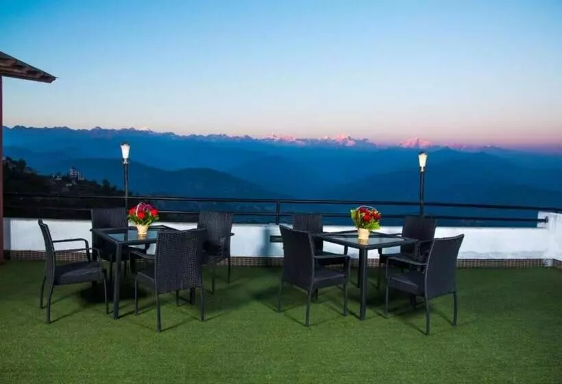 هتل Himalayan Villa