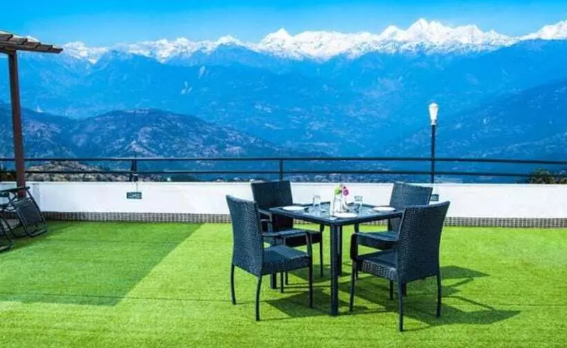 هتل Himalayan Villa