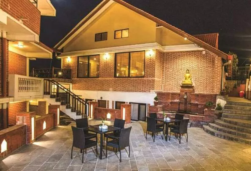 هتل Himalayan Villa