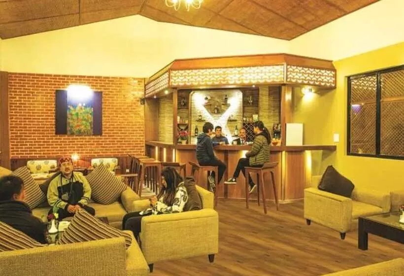 هتل Himalayan Villa