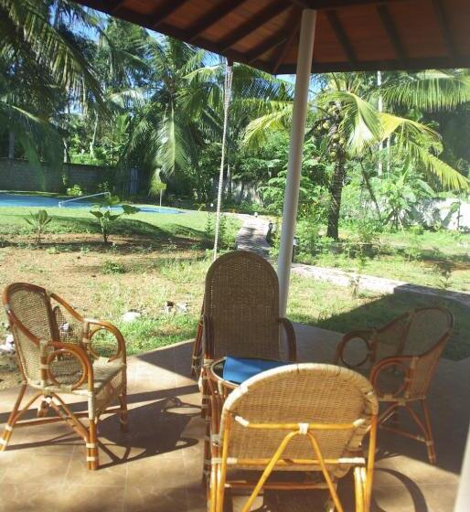 Отель King Coconut Lodge