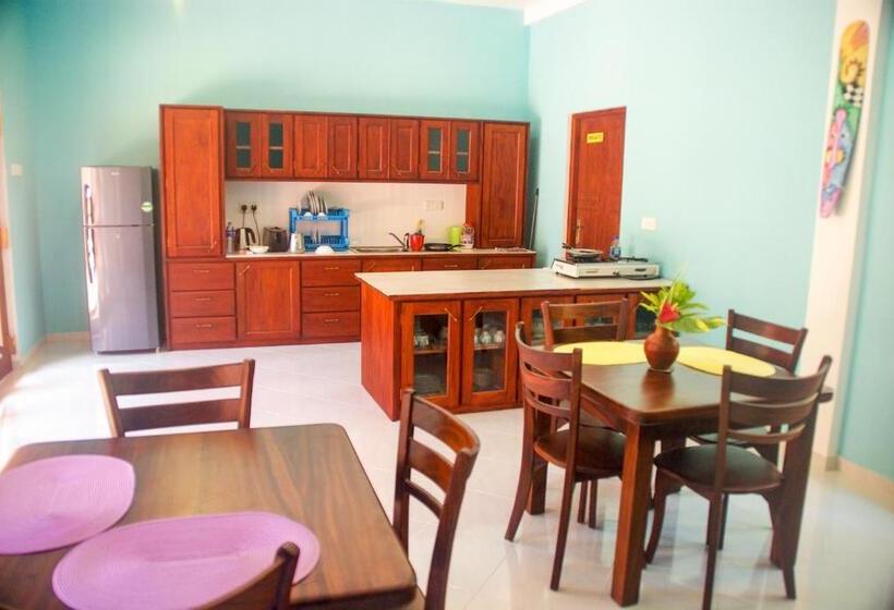 Отель King Coconut Lodge