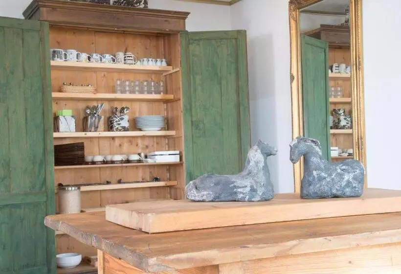 ホテル Kokemäen Seurahuone