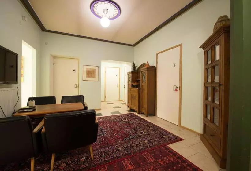 ホテル Kokemäen Seurahuone