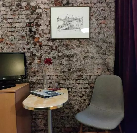 هتل Li Merikotka