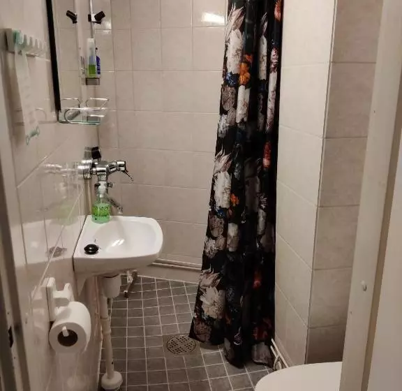 هتل Li Merikotka