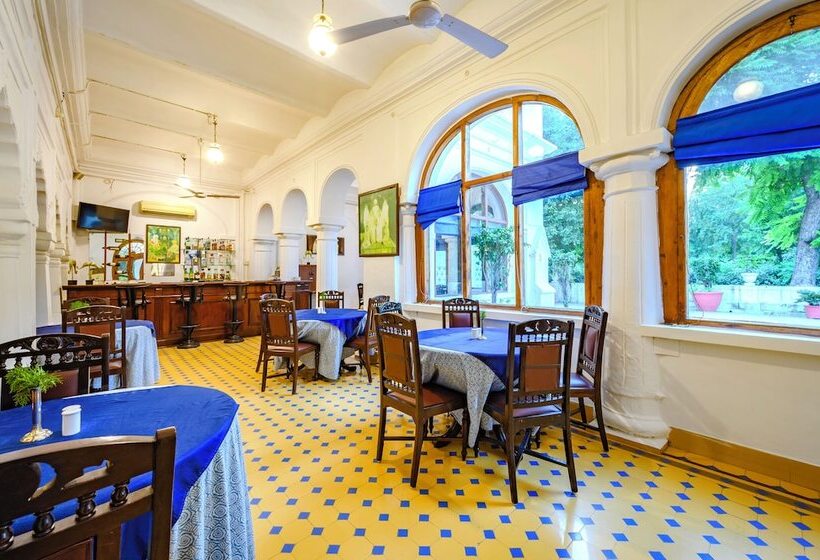 هتل Neemrana S Baradari Palace