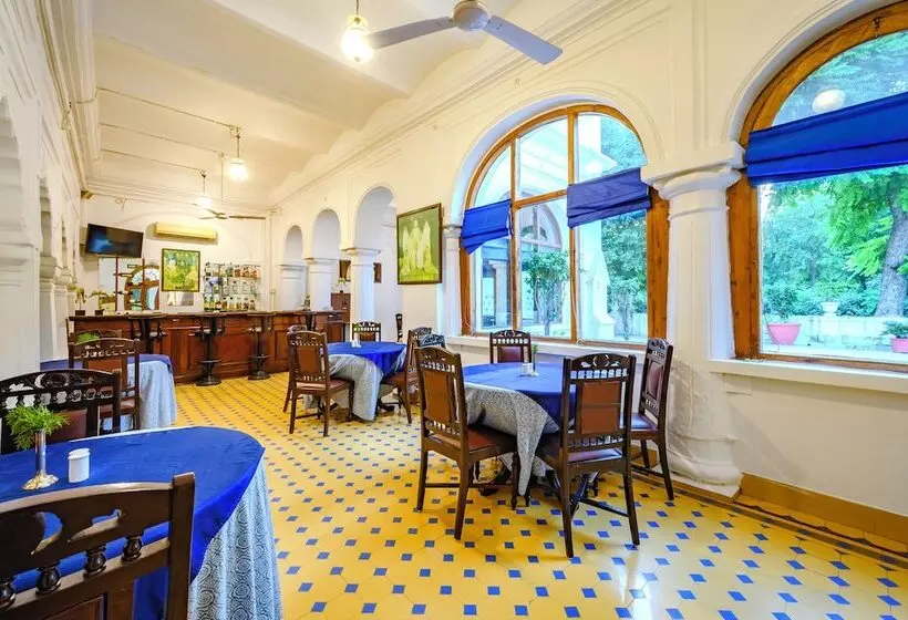 ホテル Neemrana S Baradari Palace