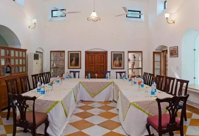 ホテル Neemrana S Baradari Palace