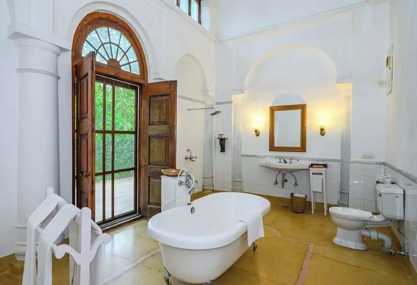 ホテル Neemrana S Baradari Palace