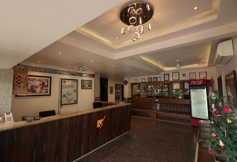 Отель Vetro Inn